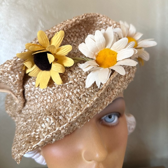 UNIQUE 1930s' BEIGE STRAW & GROSGRAIN ASYMMETRICAL HAT + FABRIC "DAISIES" - Picture 8 of 12